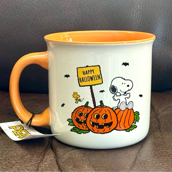 Happy Halloween - Peanuts Snoopy & Woodstock in Pumpkin Patch with Bats 21oz Mug - Picture 6 of 8